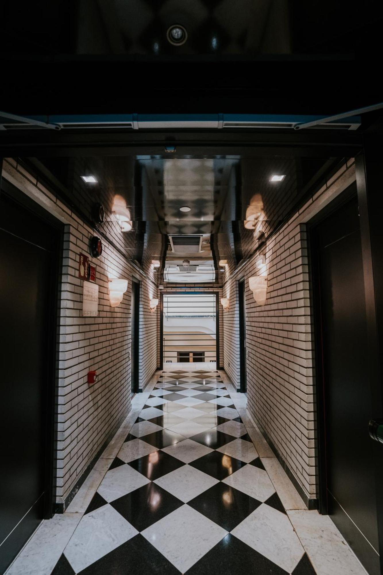 Hotel Gran Derby Suites, A Small Luxury Hotel Of The World Barcelona Ngoại thất bức ảnh